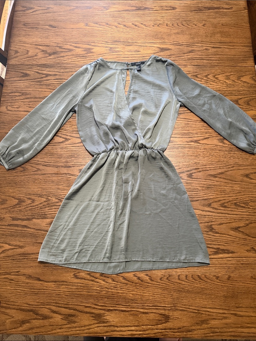 Women’s green Forever 21 dress